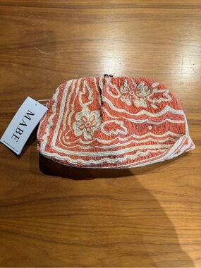 Mabe Coral & Cream Beaded Floral Clutch